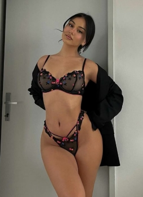 Denizli Vip Escort Zamanı Durduran Güçlü Bir Çekimle 